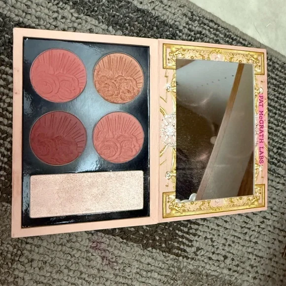Pat McGrath labs divine blush and glow face palette - Picture 2 of 4